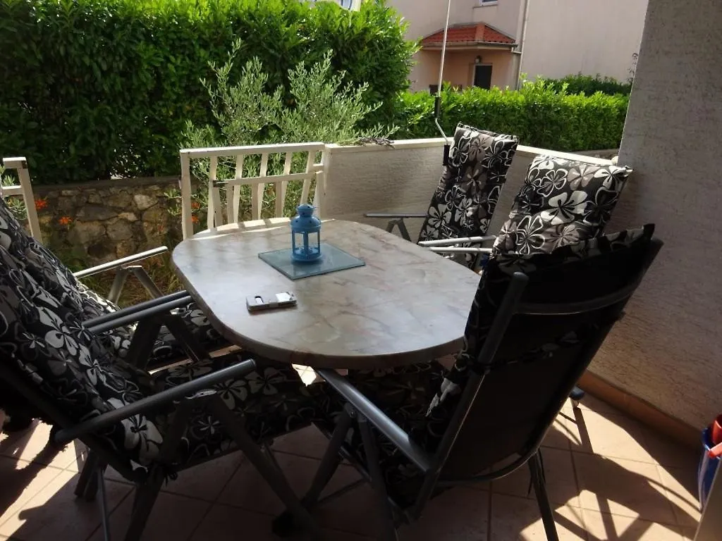 Apartment Danijela P Malinska